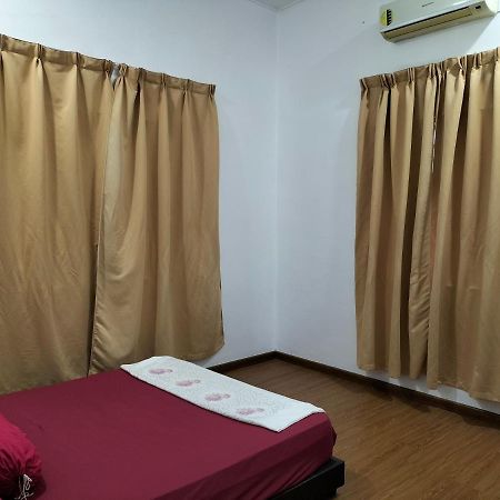 Che Na Homestay Pontian Pontian Kecil Exterior foto