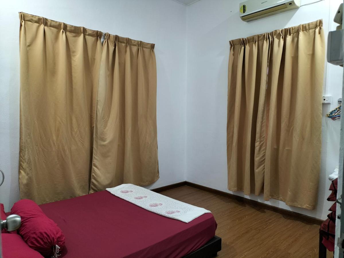 Che Na Homestay Pontian Pontian Kecil Exterior foto
